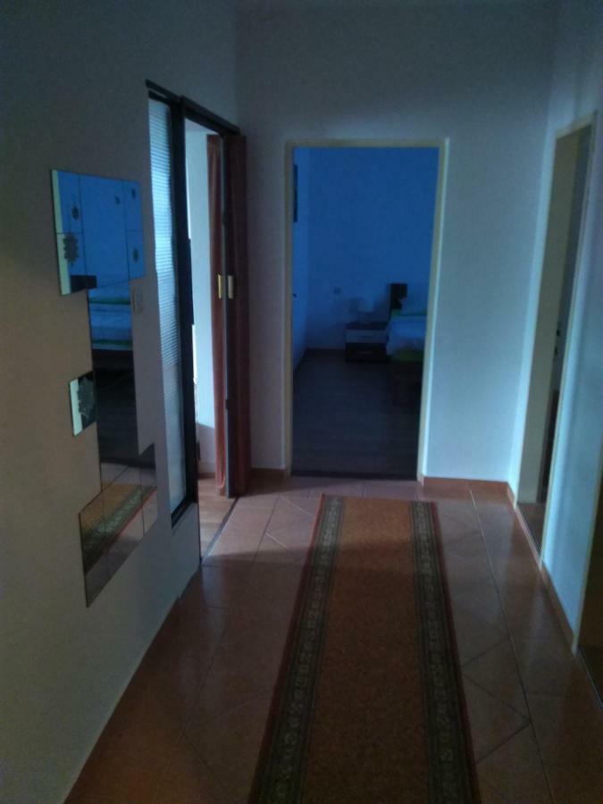 Appartement Apartman Mladic à Malinska Extérieur photo