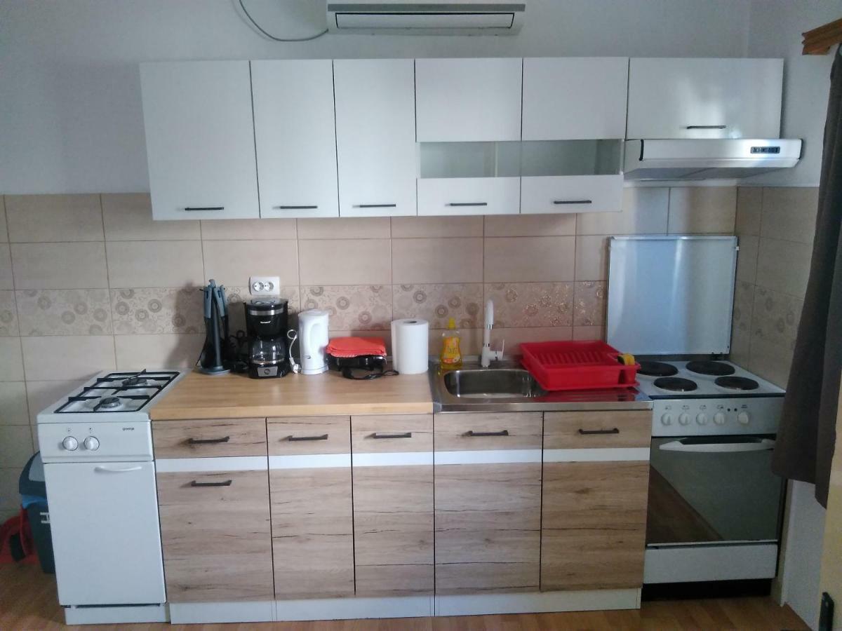 Appartement Apartman Mladic à Malinska Extérieur photo