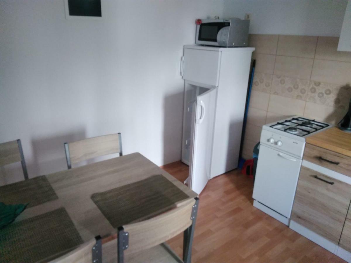 Appartement Apartman Mladic à Malinska Extérieur photo