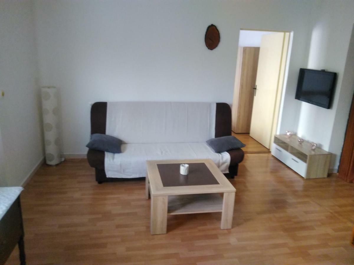 Appartement Apartman Mladic à Malinska Extérieur photo